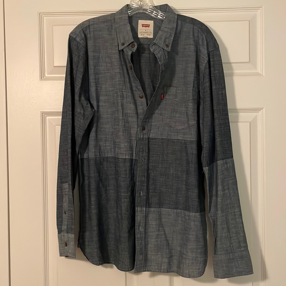 Levi’s Men’s Medium Button Up Shirt